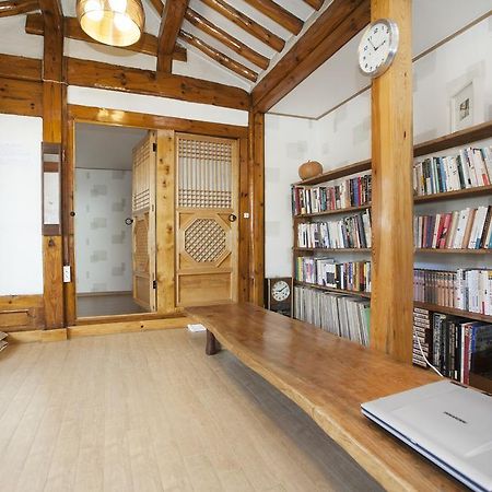 Vine Hanok Guesthouse Seul Zewnętrze zdjęcie