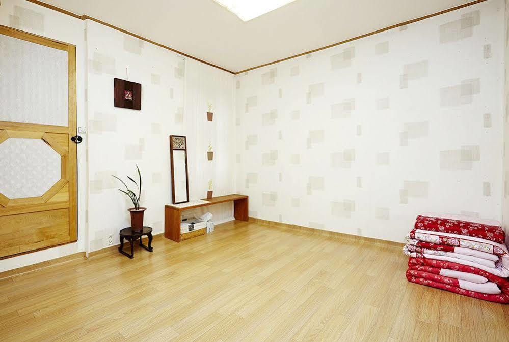 Vine Hanok Guesthouse Seul Zewnętrze zdjęcie